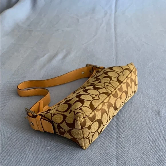 Coach Signature Model 6371 y2k Shoulder Bag - Picture 5 of 8